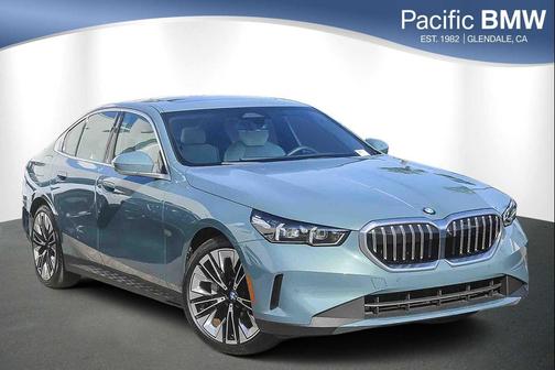 2025 BMW 530 i