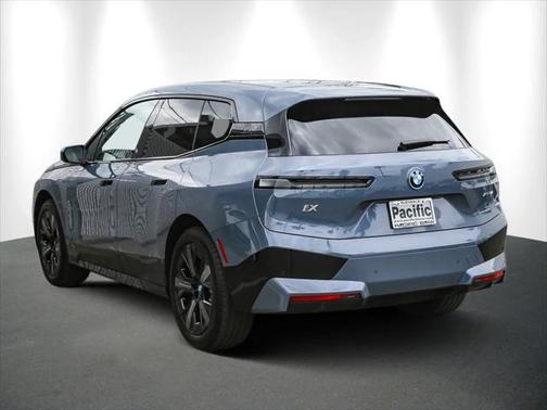 2025 BMW iX xDrive50