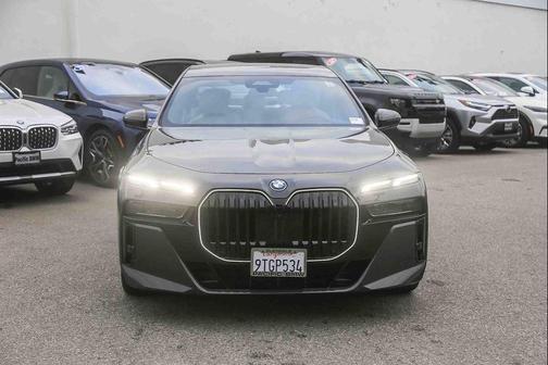 2025 BMW 750e i xDrive