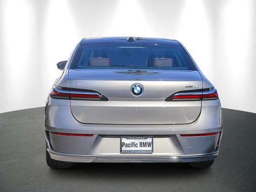 2025 BMW i7 xDrive60