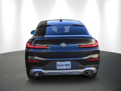 2025 BMW X4 xDrive30i