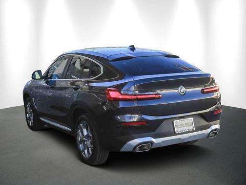 2025 BMW X4 xDrive30i
