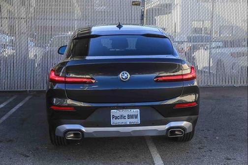 2025 BMW X4 xDrive30i