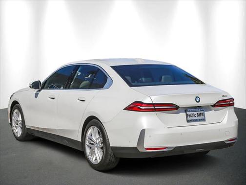 2024 BMW 530 i
