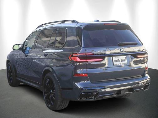 2026 BMW X7 M60i