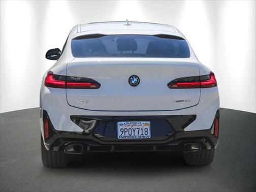 2025 BMW X4 xDrive30i