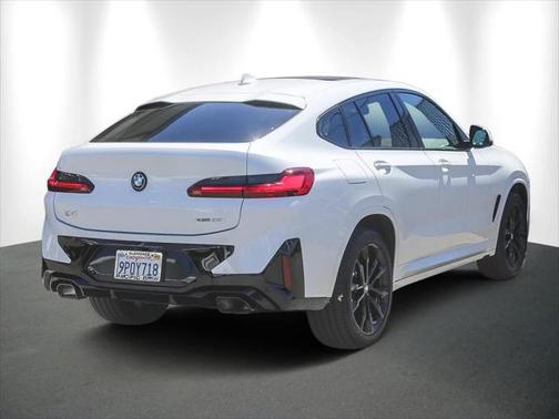 2025 BMW X4 xDrive30i