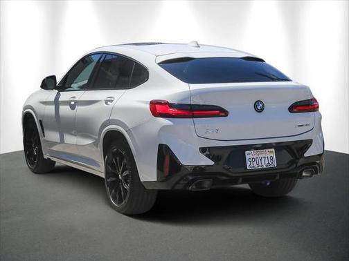 2025 BMW X4 xDrive30i