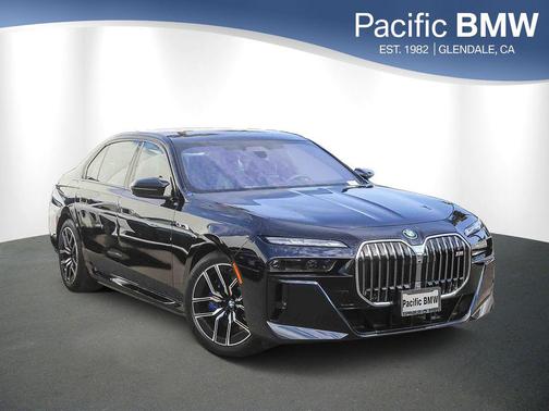 Carbon Black Metallic 2025 BMW i7 M70