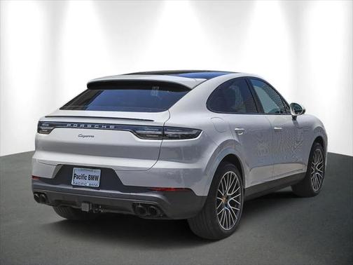 2022 Porsche Cayenne Base (Tiptronic)