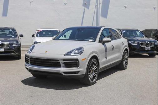 2022 Porsche Cayenne Base (Tiptronic)