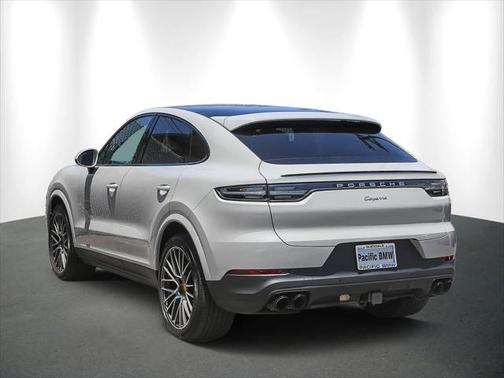 2022 Porsche Cayenne Base (Tiptronic)