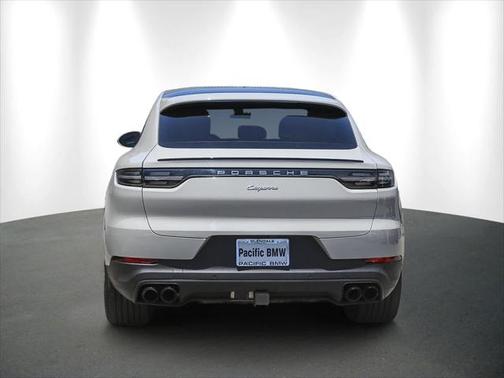 2022 Porsche Cayenne Base (Tiptronic)