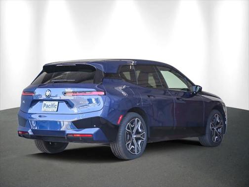 2025 BMW iX xDrive50