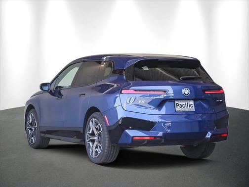 2025 BMW iX xDrive50