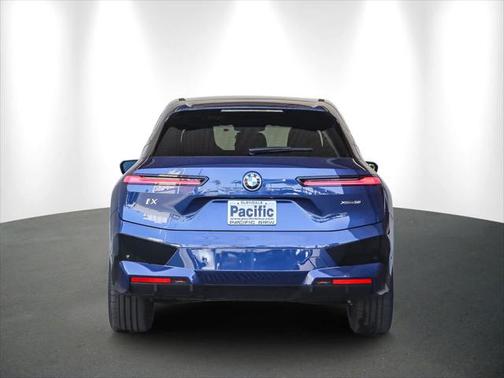 2025 BMW iX xDrive50