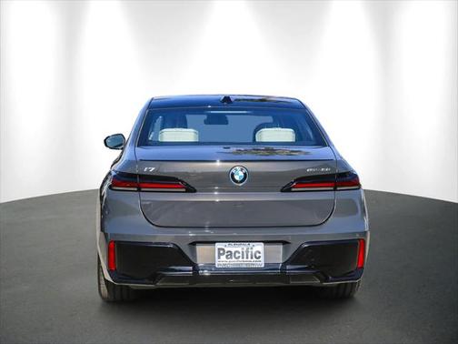 2025 BMW i7 eDrive50