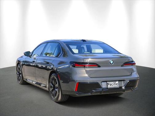 2025 BMW i7 eDrive50