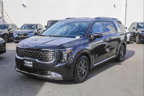 2025 Kia Carnival SX