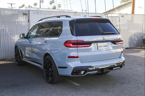 2026 BMW X7 xDrive40i
