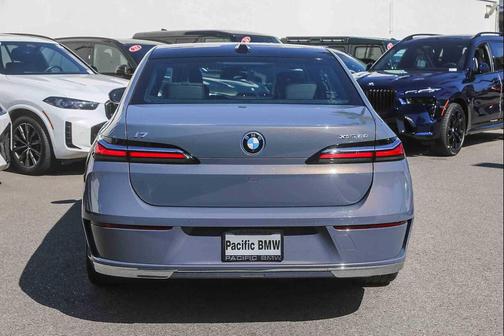 2025 BMW i7 xDrive60