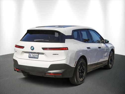 2025 BMW iX xDrive50