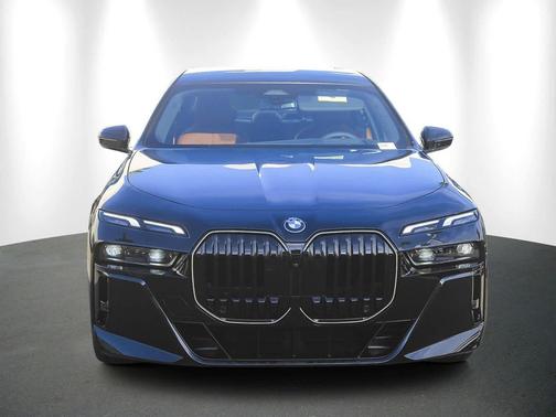 2026 BMW 750e i xDrive