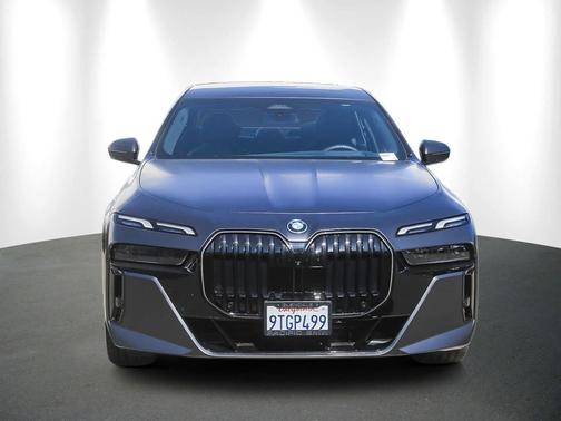 2025 BMW 750e i xDrive
