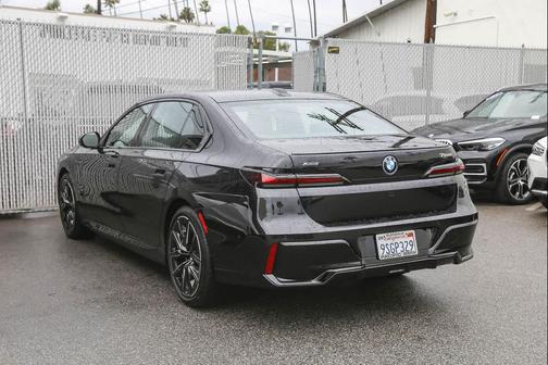 2025 BMW 750e i xDrive