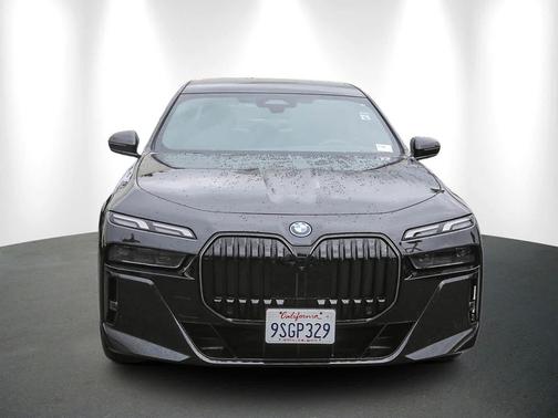 2025 BMW 750e i xDrive