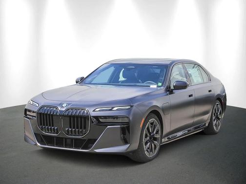 2025 BMW 750e i xDrive