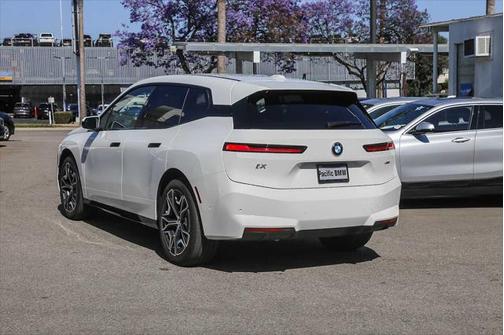 2026 BMW iX xDrive45