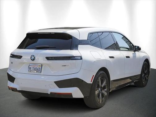 2025 BMW iX xDrive50