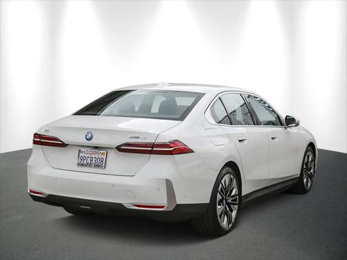 2025 BMW i5 eDrive40
