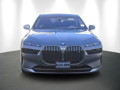 2025 BMW i7 xDrive60