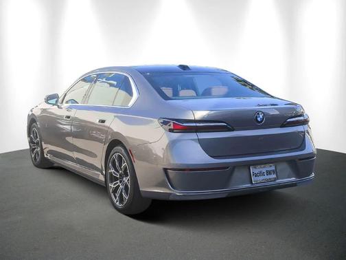 2025 BMW i7 xDrive60