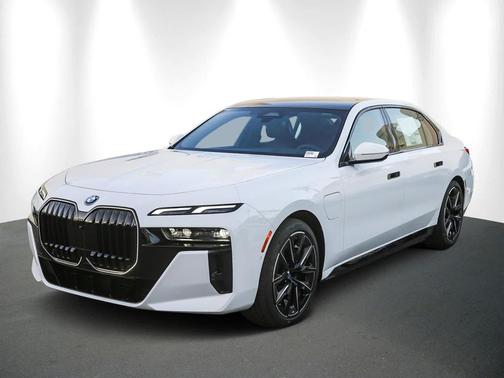 2026 BMW 750e i xDrive