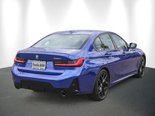 Portimao Blue Metallic 2026 BMW 330 330i