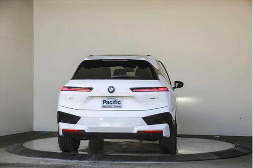 2025 BMW iX xDrive50