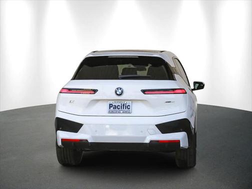 2025 BMW iX xDrive50