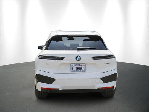 2025 BMW iX xDrive50