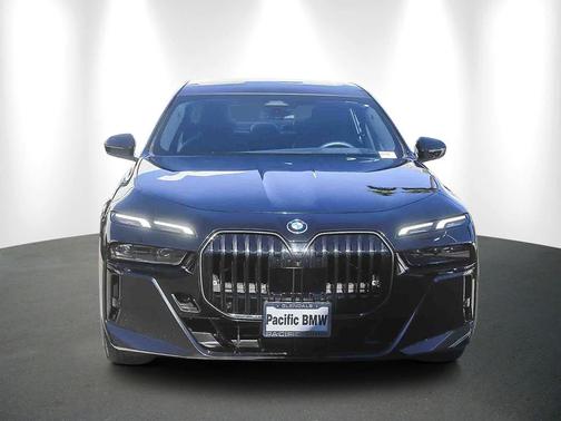 2025 BMW 750e i xDrive