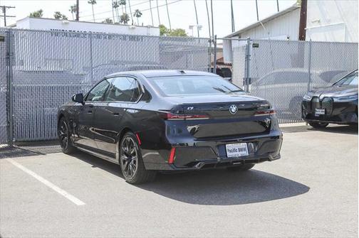 2025 BMW i7 xDrive60