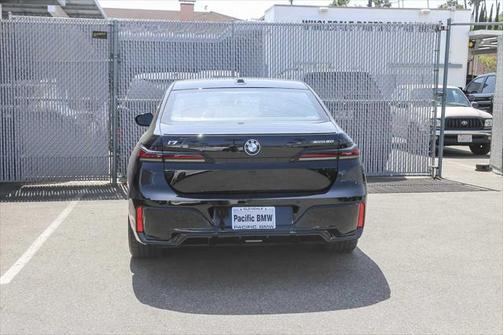 2025 BMW i7 xDrive60
