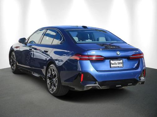 2025 BMW i5 xDrive40