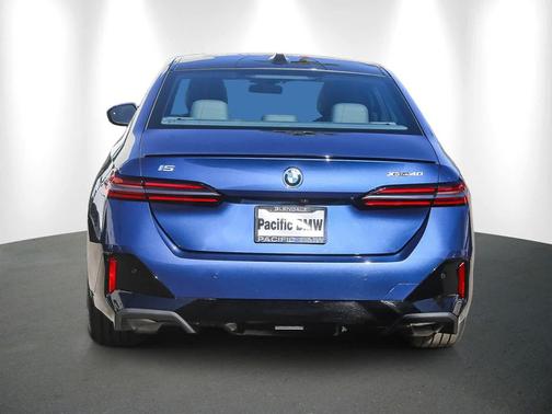 2025 BMW i5 xDrive40