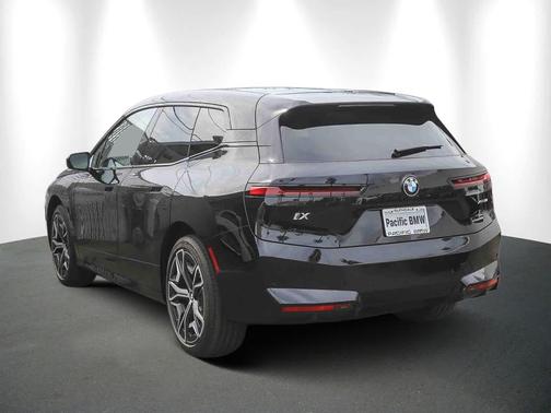 2026 BMW iX xDrive60