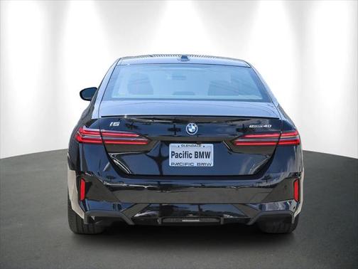 2025 BMW i5 eDrive40