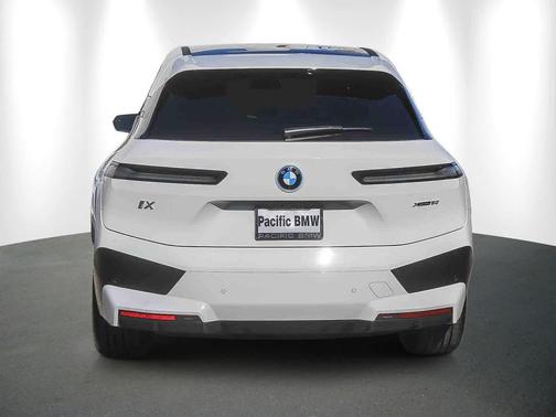 2025 BMW iX xDrive50