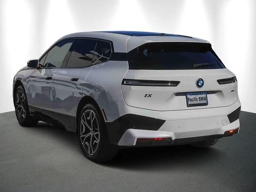 2025 BMW iX xDrive50